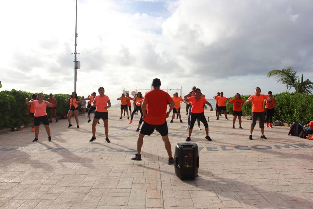 Conmemoran el Día Naranja simultáneamente con sesiones de activación física y bailes – H. Ayuntamiento de Solidaridad