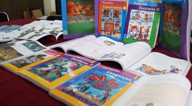 Enseñarán con nuevos libros más de 35 mil docentes en Michoacán