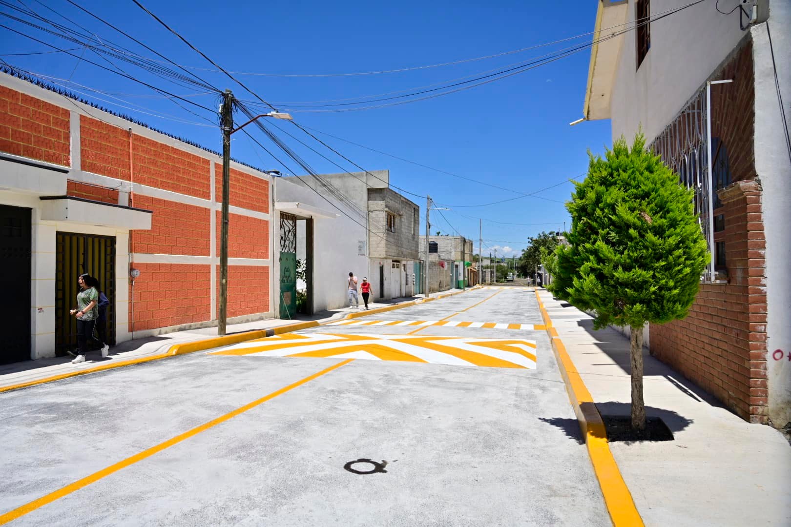 Boletín 191.-Miguel Gutiérrez entrega dos pavimentaciones en Chimalpa y Miraflores