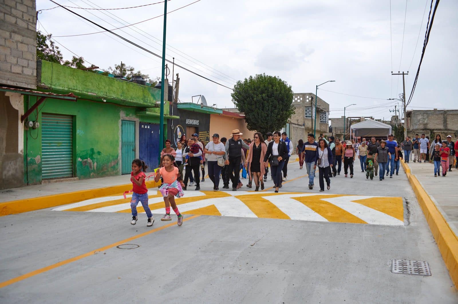 Boletín 195.-Miguel Gutiérrez entrega dos obras en San Pablo Atlazalpan