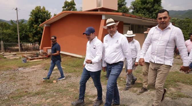 En Aquila se invirtieron 11.2 mdp para 14 escuelas afectadas por el sismo