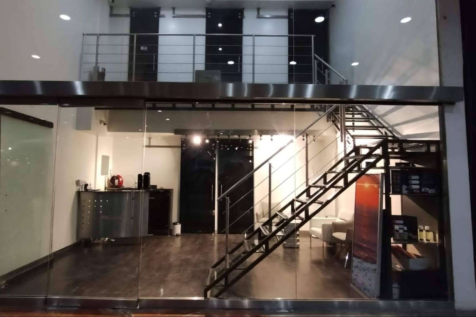 Encontrar distintos productos de acero para interiores y exteriores en Diacero.com