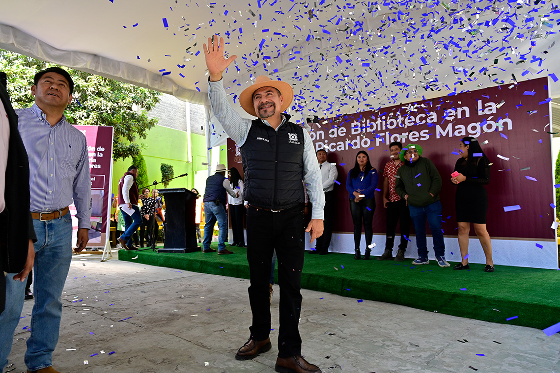 Boletín 234.- Miguel Gutiérrez entrega biblioteca escolar en San Marcos