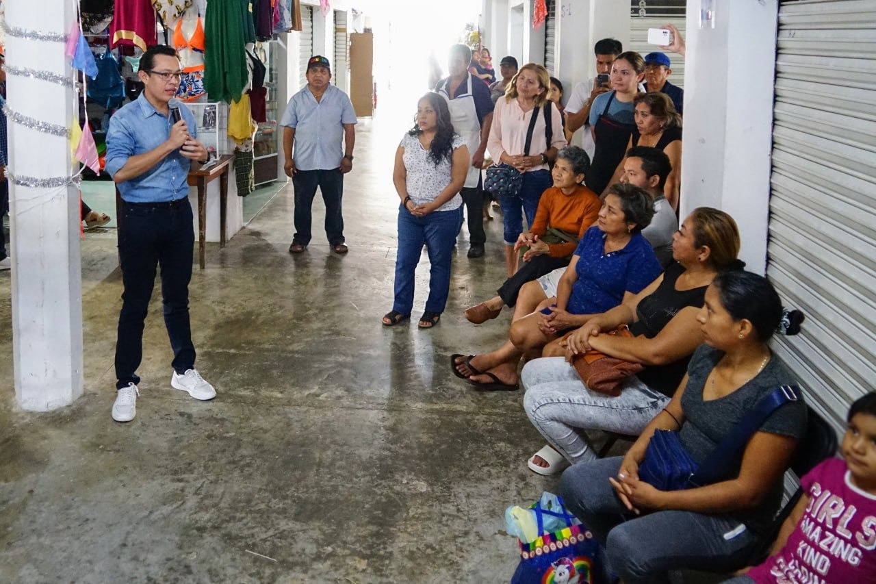 Entregan concesiones del mercado “Diana Laura Riojas” – H. Ayuntamiento de Solidaridad