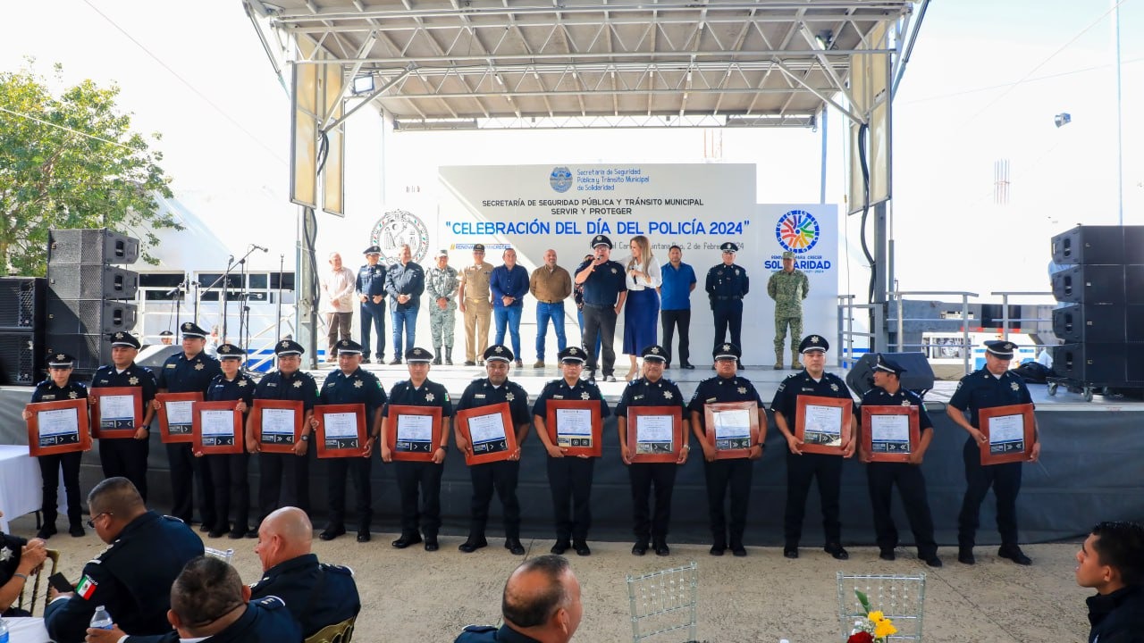 Lili Campos reconoce labor de policías de Solidaridad – H. Ayuntamiento de Solidaridad