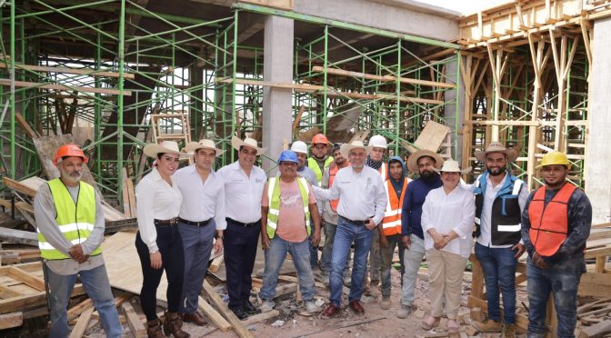 Supervisa Bedolla construcción del Centro de Salud Mental y Adicciones en Huetamo