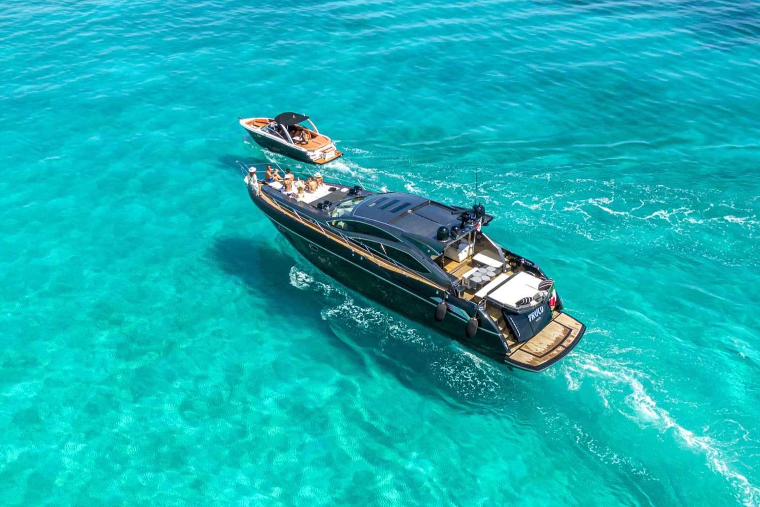 Una experiencia inolvidable con la renta de yates en Cancún a bordo de Yatezzitos